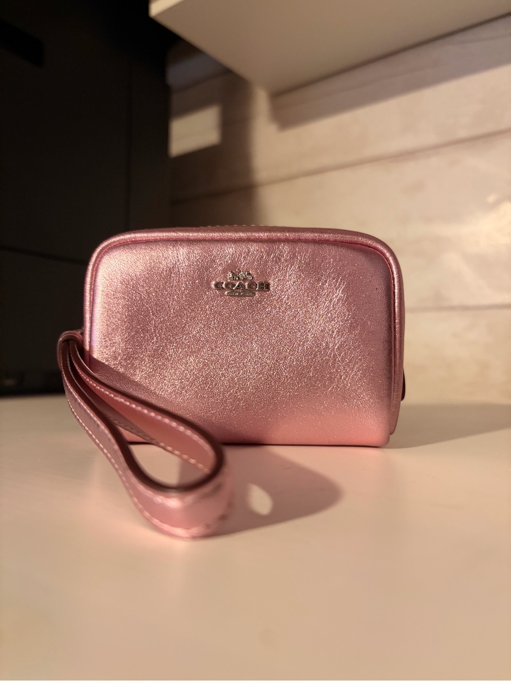 CW420 Coach mini boxy wristlet pouch